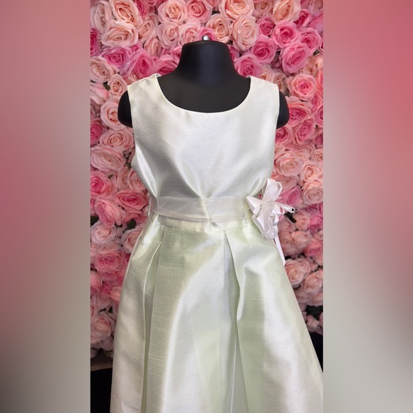 Little Girls Mint Shantung Fabric Size 8 Dress # MBK314 - Picture 2 of 8